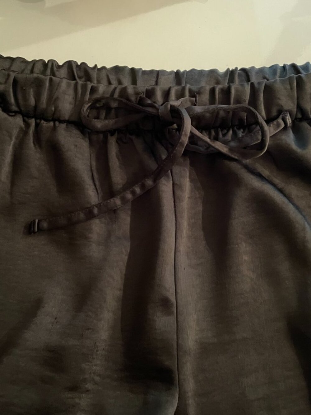 GAP Black Flowy Cargo pant in Sateen - Picture 4 of 6